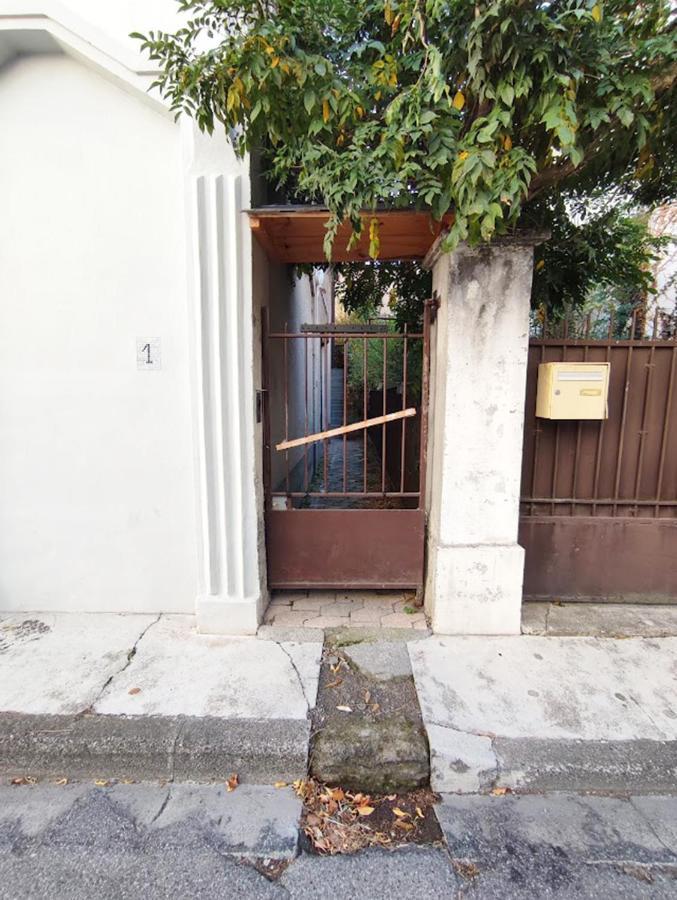 L'Escampette, Duplex T3, Centre Luchon, Wifi, Casier A Skis, 4 Personnes Bagneres-de-Luchon Exterior photo